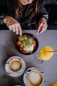 Naistepäeva Brunch Villa Wessetis – tähista päeva maitsete ja lilledega!